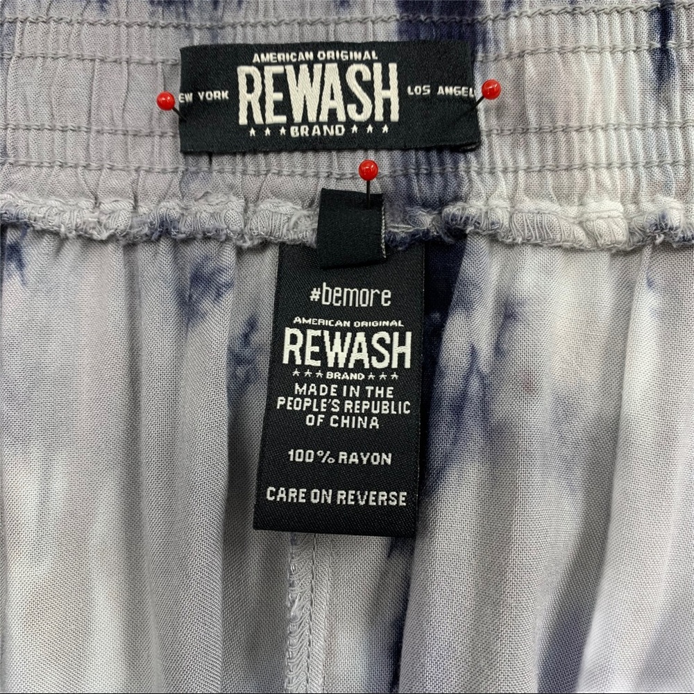 Loose Fit Tie Dye Shorts - Picture 6 of 8